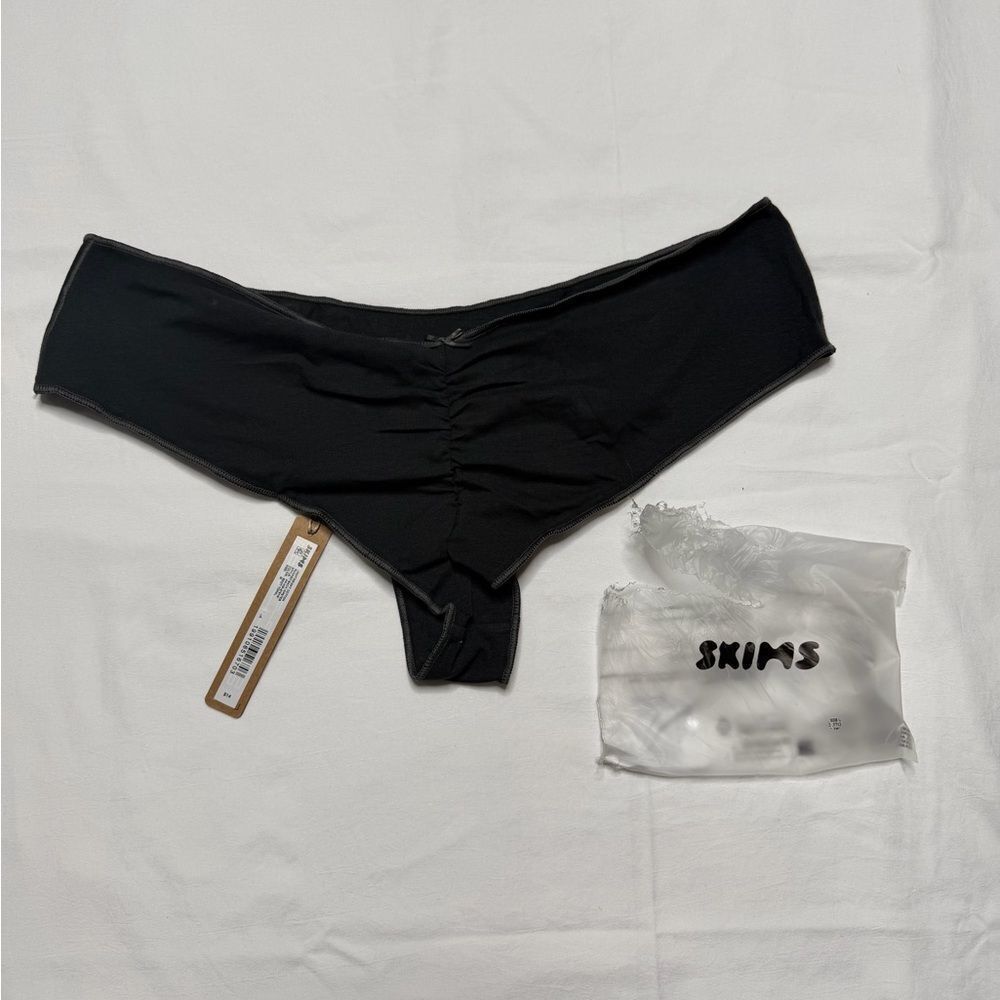 Skims light weight cotton black hipster